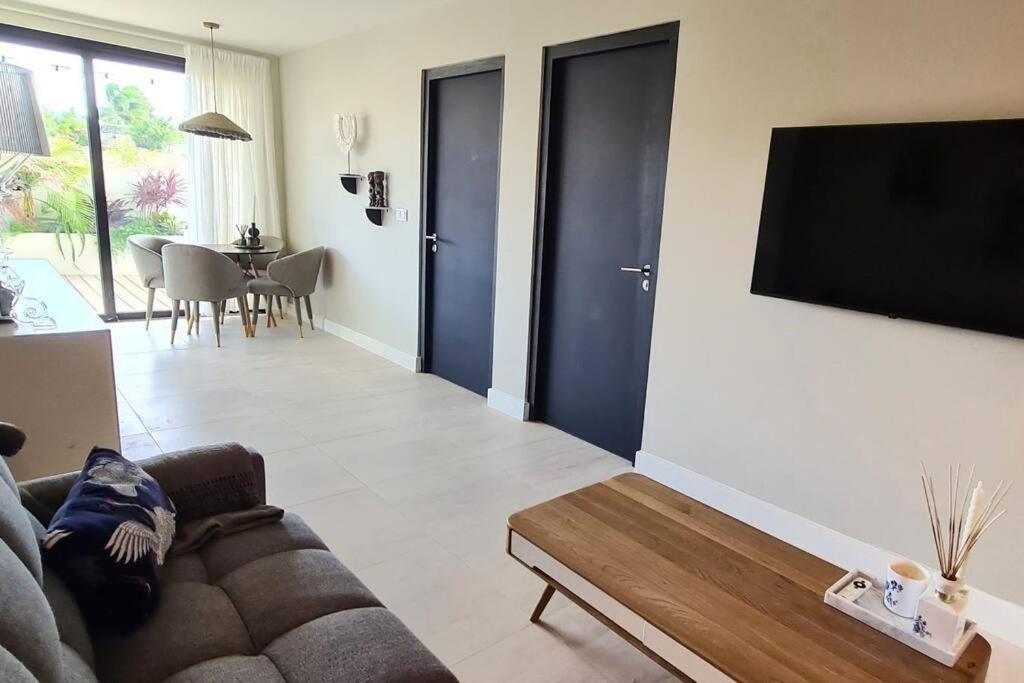 Boutique Appartment 4P With Private Pool, Near Jan Thiel & Mambo Beach ウィレムスタッド エクステリア 写真